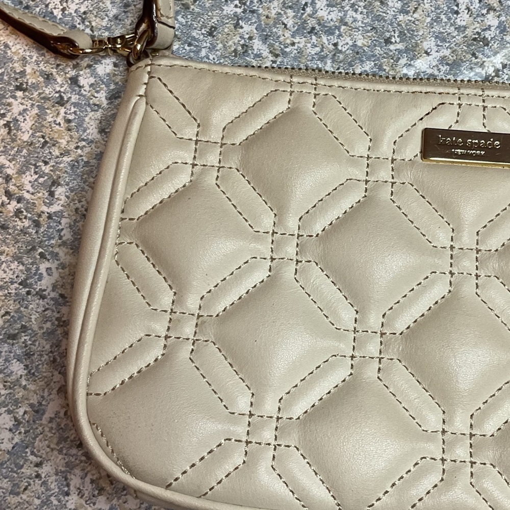 Kate Spade quilted cream clutch wristlet bag ivory gold Astor Court mini - Picture 7 of 8
